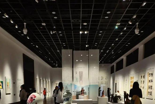 艺术市场呈现出新格局，精品收藏渐成主流之势！(图2)